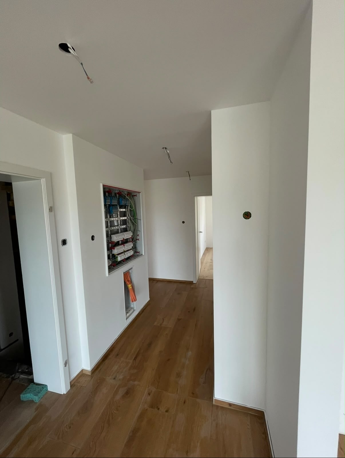 Tapezierarbeiten &ndash; KV Homestyle